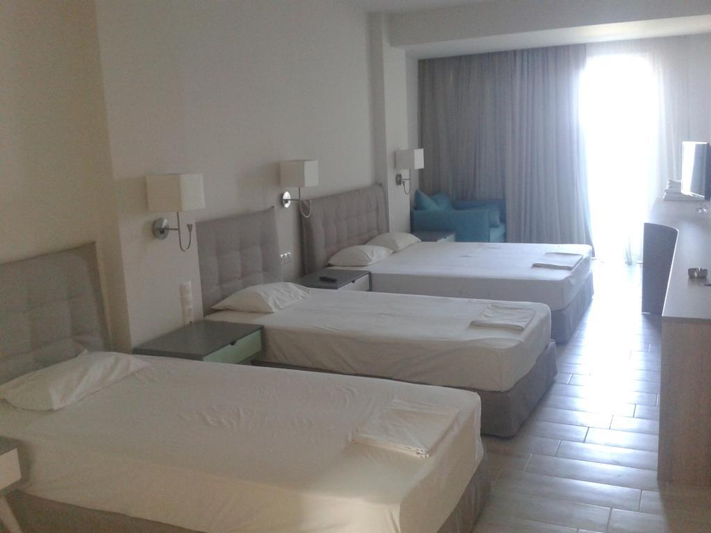 Hotel Kakanakos لوترا أوراياس إلينيس الغرفة الصورة